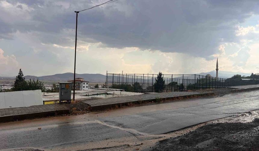 Kahramanmaraş'ta sağanak yağış etkili oldu