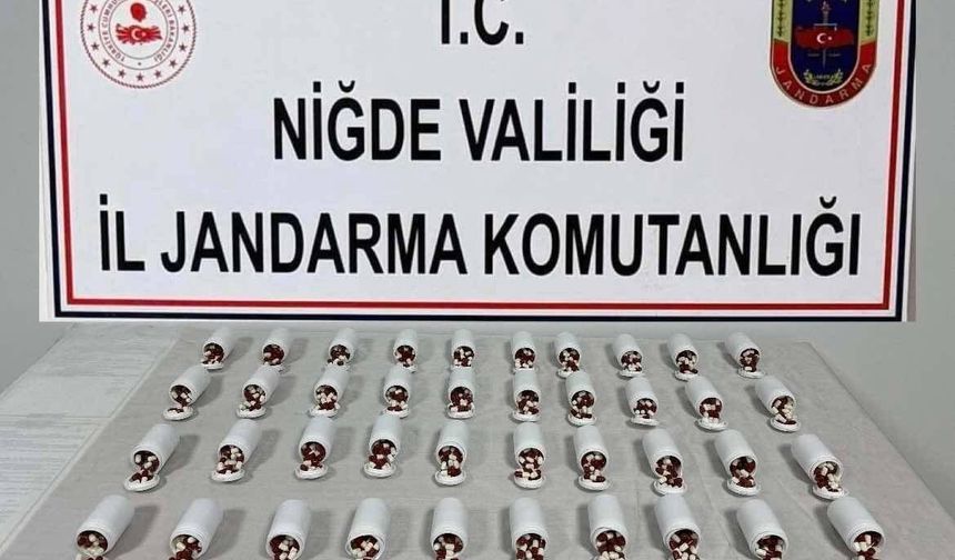 Niğde Otogarı'nda uyuşturucu operasyonu: 2 bin 240 sentetik hap ele geçirildi
