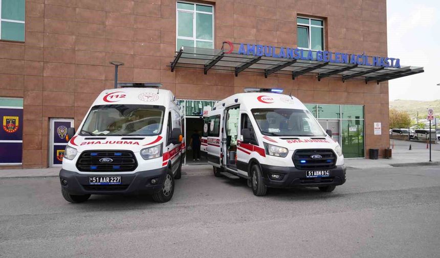 Niğde'de yedikleri yemekten rahatsızlanan 41 kişi hastaneye başvurdu