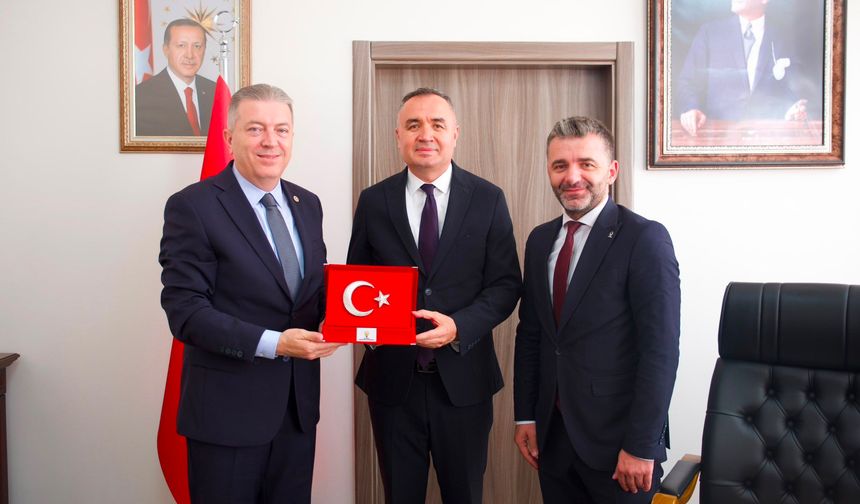 AK Parti heyetinden Adapazarı Kaymakamı Musa Sarı'ya ziyaret