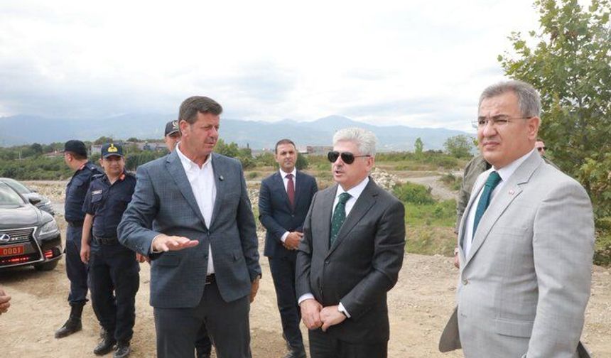 Vali Doğan'dan Millet Bahçesi'nde saha incelemesi