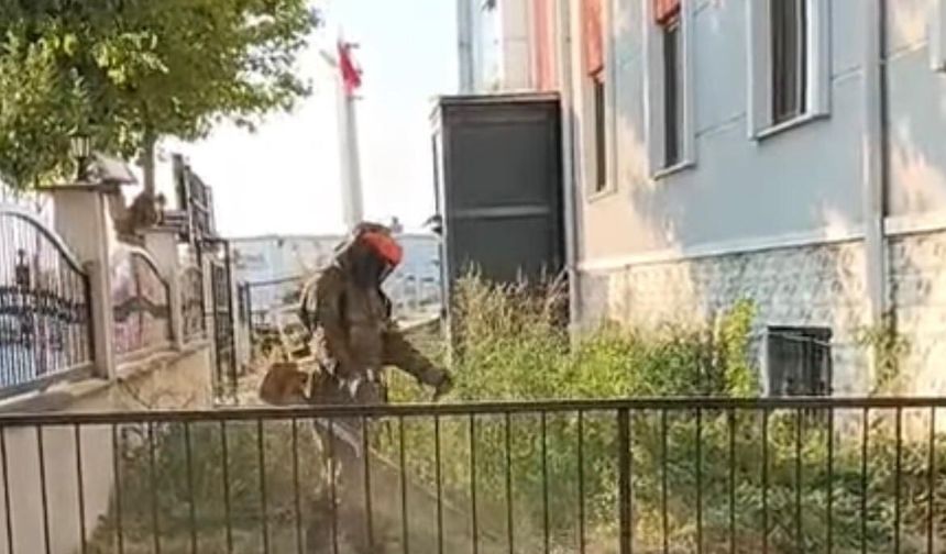 Muhtar Gülmez,yüzleri güldürmeye devam ediyor