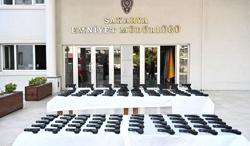 D-650’de Film Gibi Operasyon: Kaçak Silah Sevkiyatı Arifiye’de Durduruldu