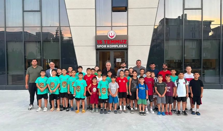 İnci güreşçileri ağırladı