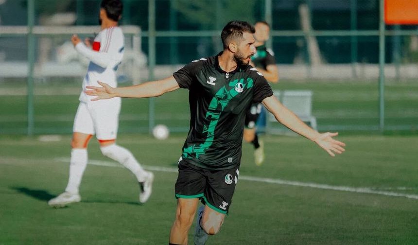 Sahada fırtına, skorboardda zafer: Sakaryaspor sezona hazır!