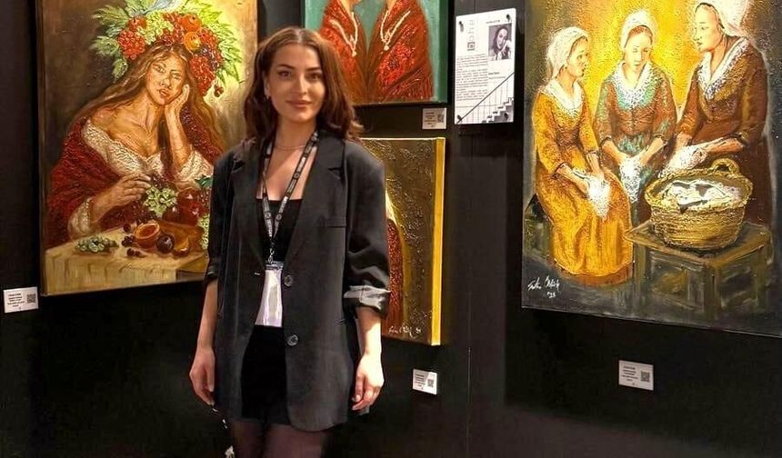 Kadınların zamansız hikayeleri tuvalde hayat buluyor