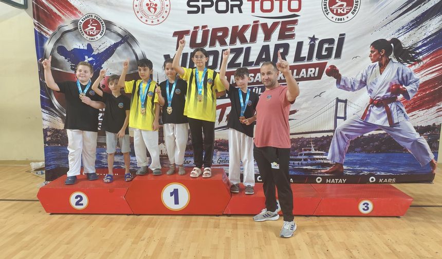 Serdivan’ın Karatecileri Türkiye Ligi’nde 20 Madalyayla Zirvede
