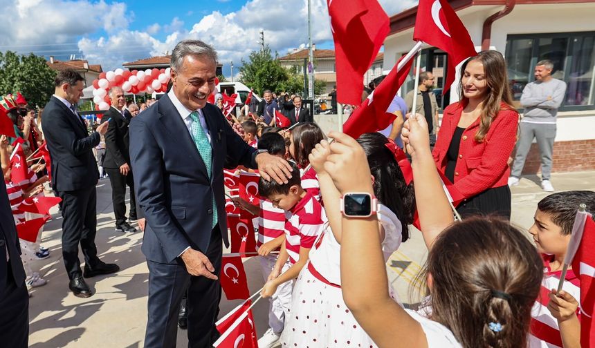 Alemdar, “Evlatlarımızın ve gençlerimizin her zaman, her alanda yanında olacağız”
