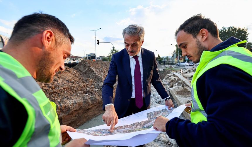 Raylar dönüşüyor, merkeze yemyeşil bir koridor geliyor...