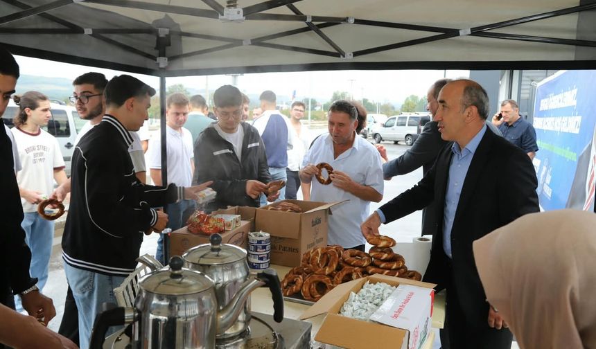 Hendek Belediyesinden Üniversite Öğrencilerine Sıcak Karşılama
