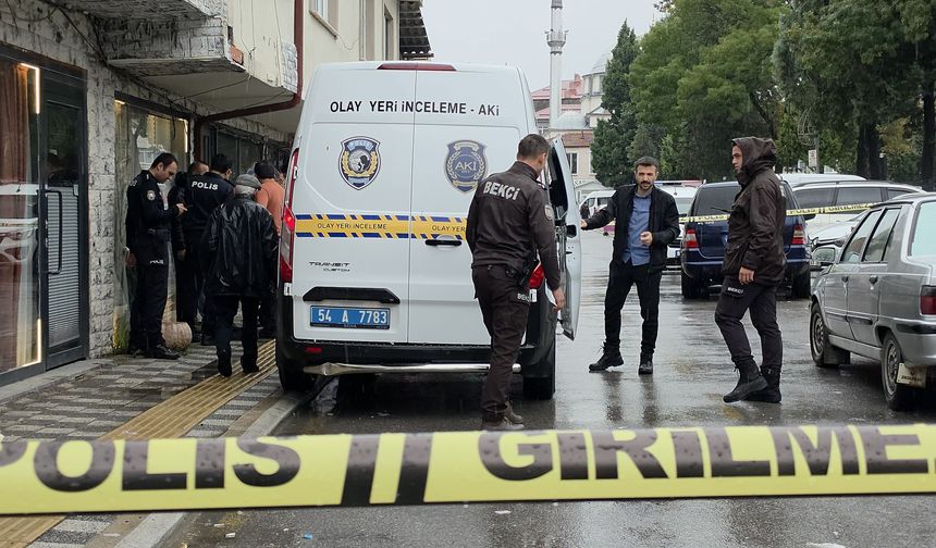 Akyazı’da kardeş kavgasında kan aktı!