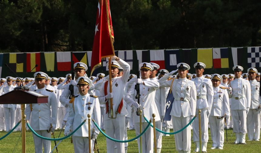 Yalova'da Deniz Astsubay Meslek Yüksekokulu'nda mezuniyet töreni yapıldı