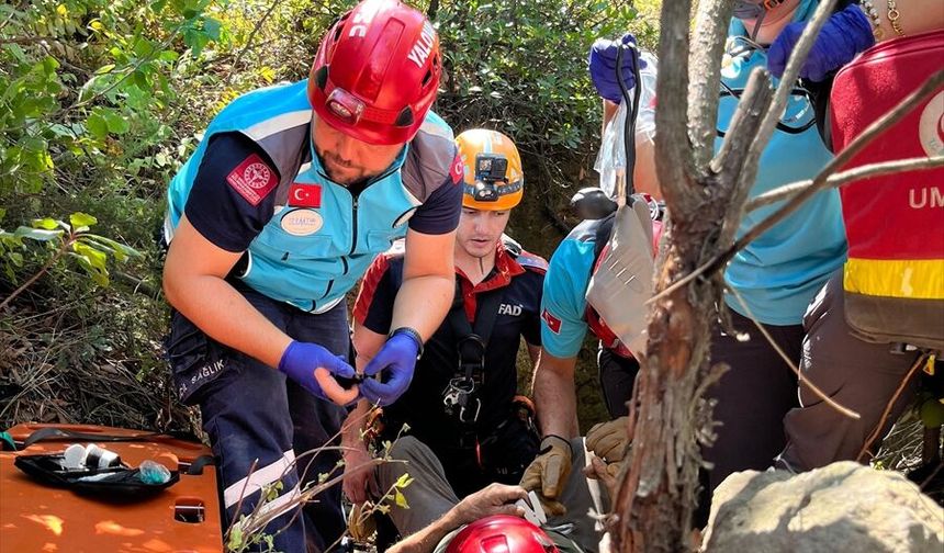 Yalova'da ormanlık alanda 7 metre derinliğindeki çukura düşen kişi kurtarıldı