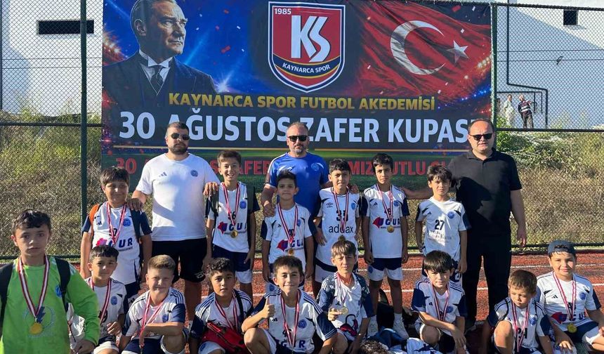 1299 Bilecikspor Kulübü Zafer Kupası'nda grubu lider bitirdi