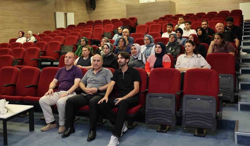 Bayburt'ta sağlık çalışanlarına liderlik eğitimi verildi