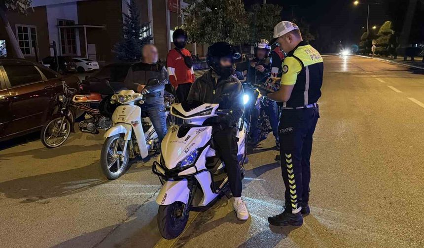 Bolu'da gece denetiminde motosikletlilere hayati uyarı