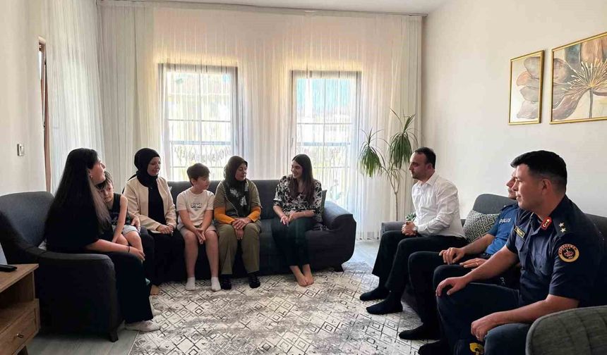 Çavdarhisar Kaymakamı Mantı'dan şehit ailelerine ziyaret