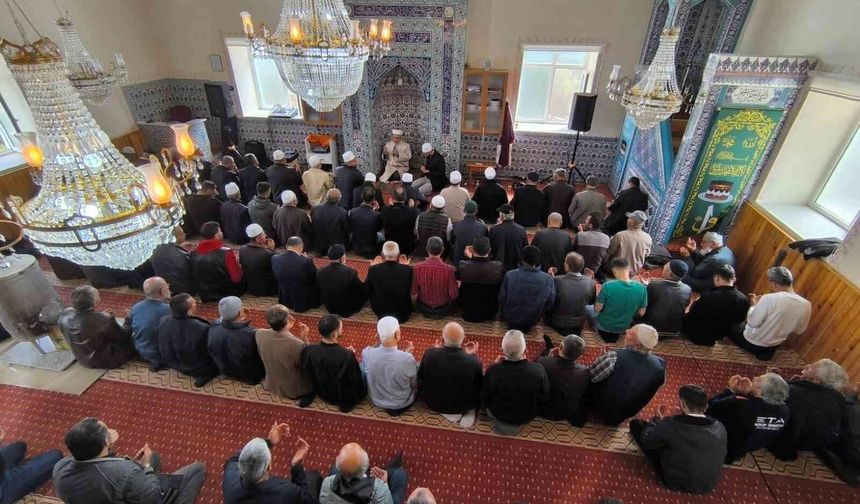 Çele Gölcük'te geleneksel Hacet ve Mevlid programı düzenlendi