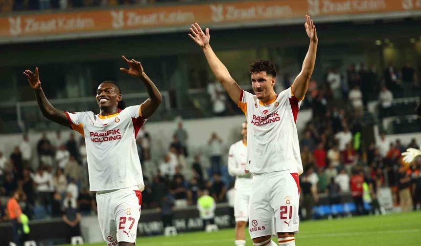 Galatasaray'da maç sonu üçlüsü Rafael Leao ve Deniz Gül'den