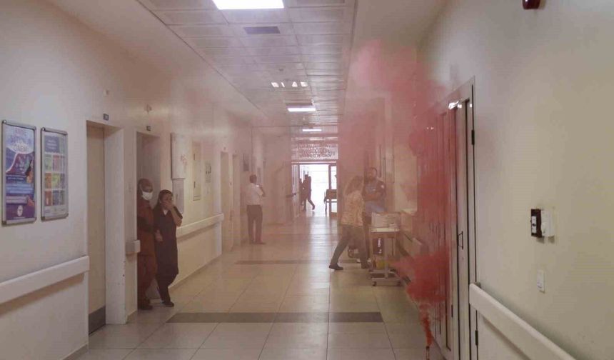 Hastanede gerçeği aratmayan yangın tatbikatı