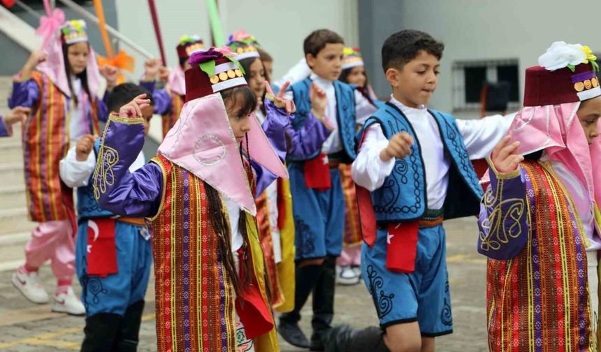 İlköğretim haftası kutlamalarında minik öğrenciler hünerlerini sergiledi