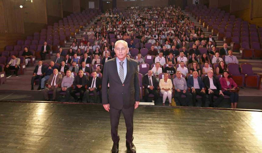 Küçükçekmece Belediyesi yeni eğitim ekosistemi 'Enstitü Küçükçekmece'yi tanıttı