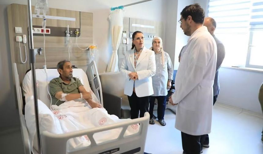 Vali Arslan Kıbrıs Gazisini hastanede ziyaret etti