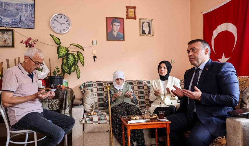 Vali Sözer, Şehit Ekrem Pehlivan'ın ailesini ziyaret etti