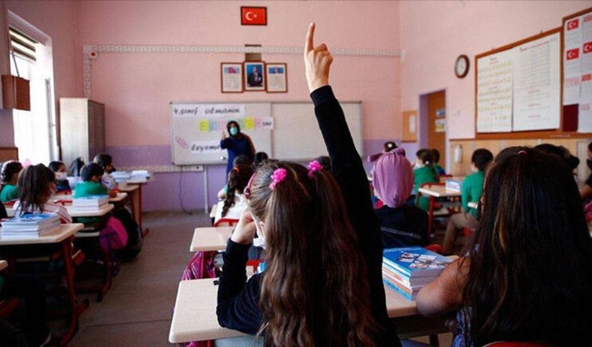 Okullarda ders saatleri 30 dakikaya iniyor