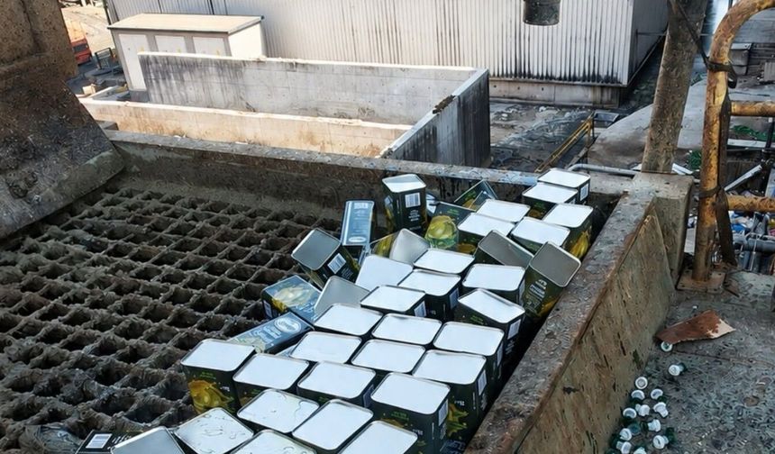 Geyve'de gıda sahtekarlığına geçit yok: 235 Litre sahte yağ imhaya gönderildi