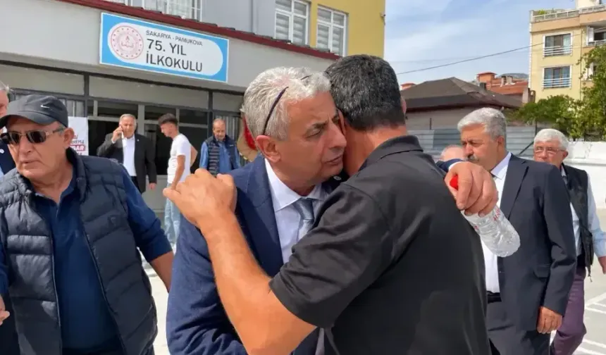 Pamukova’da Siyaset ve Acı Yan Yana: Kongre Devam Ederken Gelen Vefat Haberi