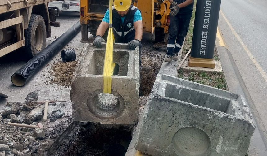 Hendek’te sağanak altyapıyı vurdu: SASKİ ekipleri teyakkuzda