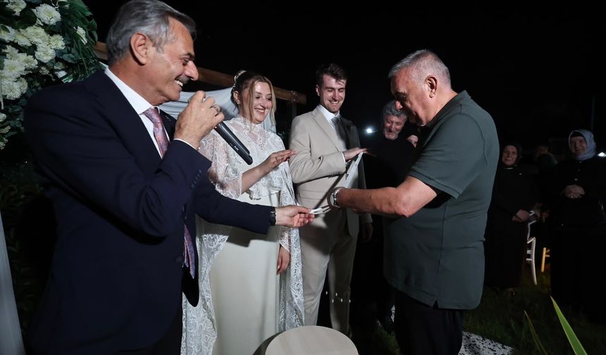 Güler ve Yavuz Ailelerinin Mutlu Günü: Nişan Yüzüklerini Yusuf Alemdar Taktı