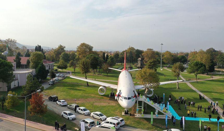 Aziz Duran Parkı’ndaki uçak kafe taşınıyor mu? Başkan Alemdar açıkladı