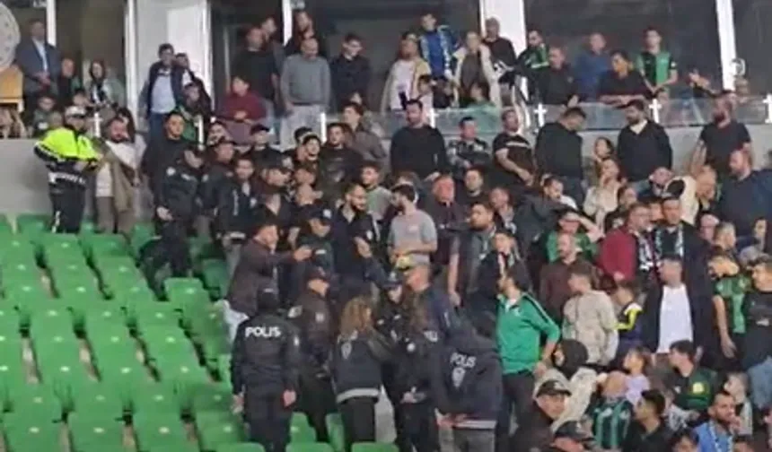 Sakaryaspor - Kütahyaspor Maçında Tribün Karıştı: Gol Sonrası Ortam Gerildi