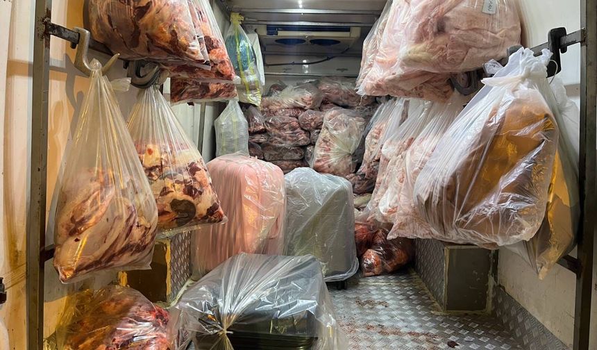 Soframıza Gelecekti, Jandarma Engel Oldu: 2,8 Ton Kaçak Et...
