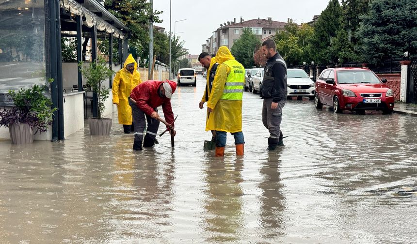 Serdivan’da Sağanak Alarmı: Belediye Ekipleri Teyakkuzda