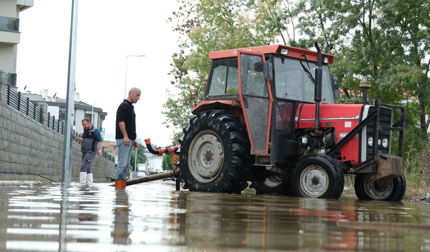Serdivan’da Yağış Sonrası Çalışmalar Devam Ediyor