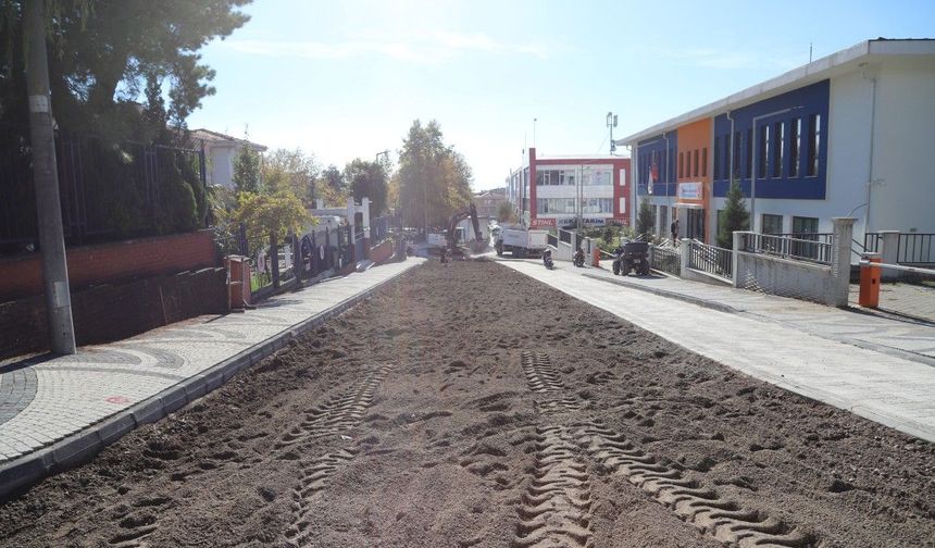 Hendek'in önemli güzergahlarında asfalt hazırlığı başladı