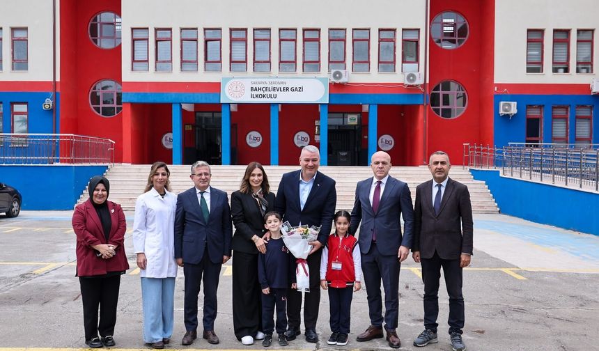 Osman Çelik'ten Minik Öğrencilere Sürpriz Ziyaret