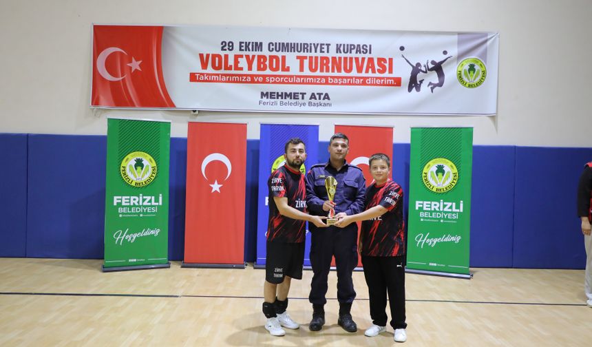 Cumhuriyet Kupası'nın şampiyonu RK Kafe Lounge oldu