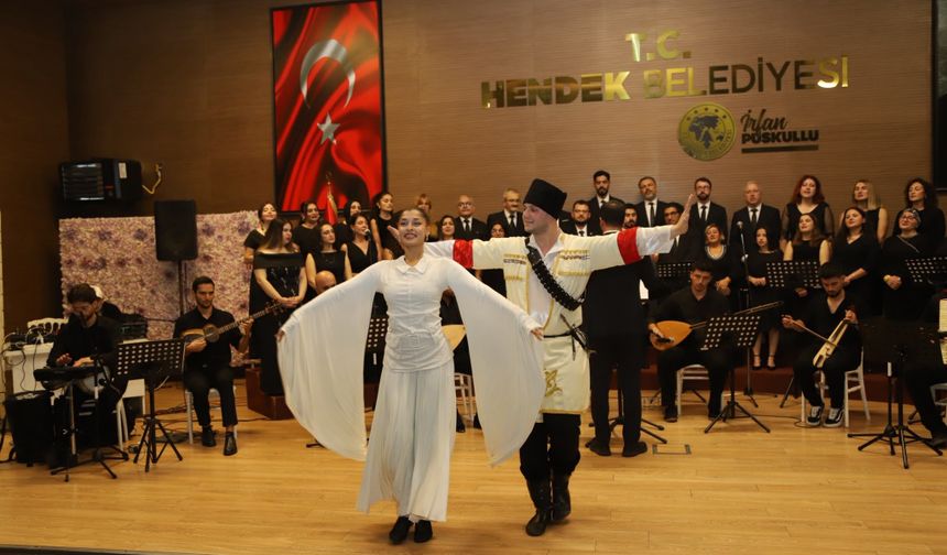 Hendek'te Cumhuriyet coşkusu türkülerle taçlandı