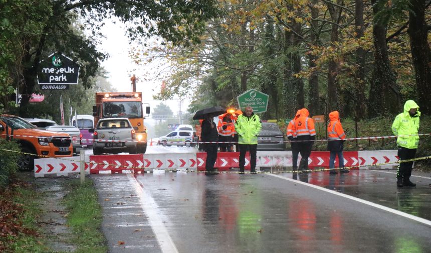 Sağanak yağış köprüyü vurdu: Çökme tehlikesi nedeniyle trafiğe kapatıldı