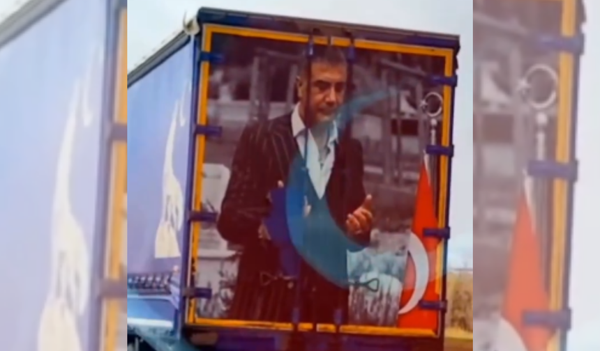 Görenler cep telefonuna sarıldı: Sedat Peker görselli tır gündem oldu!