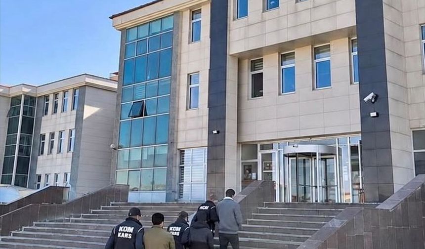 Kars ve Bursa'da 'zimmet ve sahtecilik' operasyonunda 2 zanlı tutuklandı