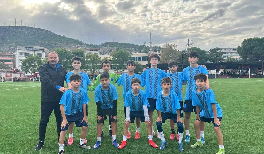 1299 Bilecik Spor Kulübü hazırlık maçında gol oldu yağdı