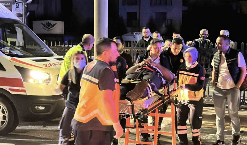 Adapazarı'nda zincirleme kaza: 3 araç çarpıştı, 4 yaralı