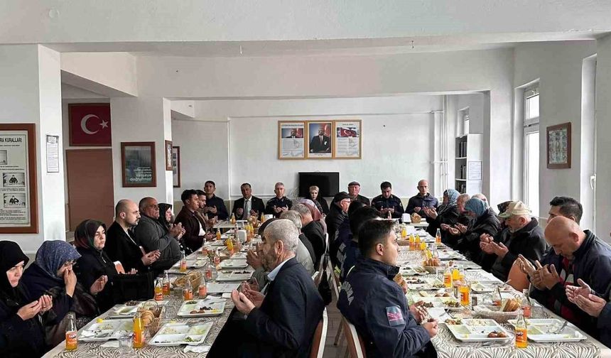 Altıntaş'ta şehit aileleri onuruna yemek programı düzenlendi