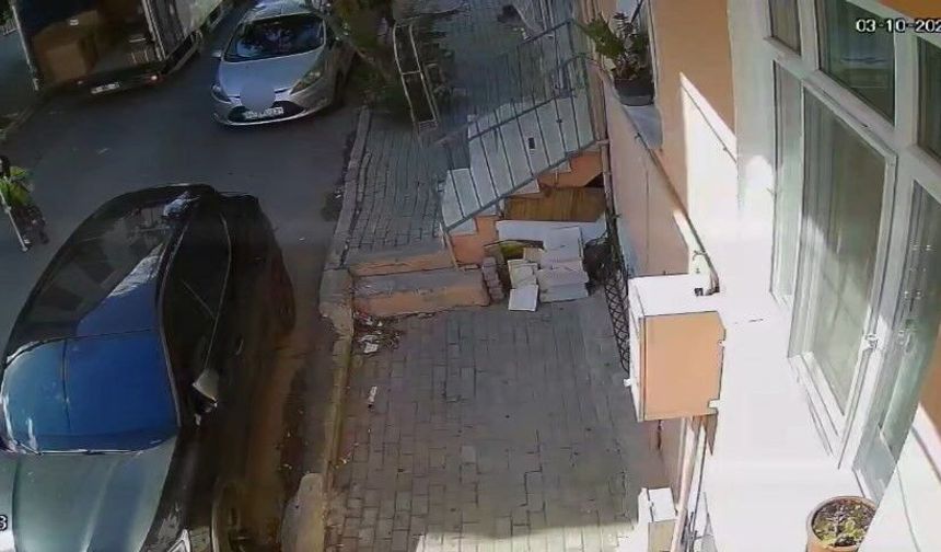 Avcılar'da feci kaza, kamyonetin altında kalan kadın hayatını kaybetti