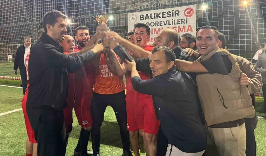 Balıkesir'de din görevlileri yeşil sahada buluştu